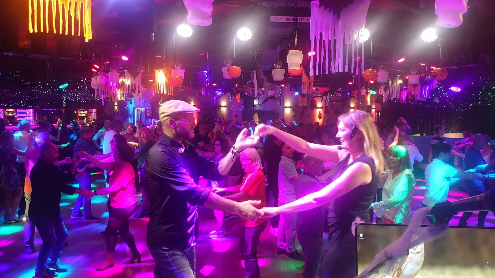 Cours de rock moderne au Manoir à Bailleul — Amoureux des 4 Temps